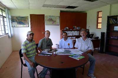 Nella sede della Reserva El Ocote col direttore Roberto Escalante