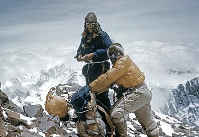 29 maggio 1953, Hillary e Tenzing Norgay in vetta all'Everest