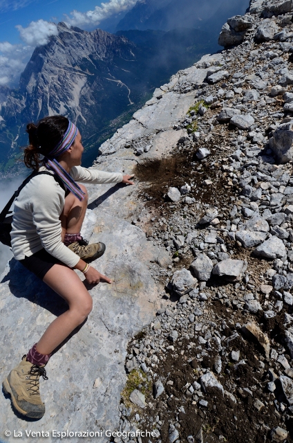 Un'impronta sul bordo della cresta